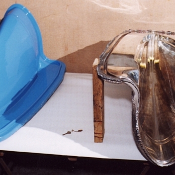 Galvanoform für Flugzeugteile

Die Abformung aus Reinst-Nickel (rechts im Bild) dient als Form für Teile aus Kohlefaser im Fluzeugbau.