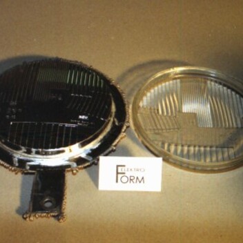 Form f. Scheinwerferglas

Nickelgalvanoformen sind für die Herstellung von Glasteilen besonders gut geeignet.