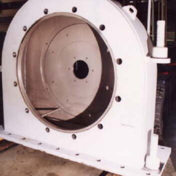 Groß-Mühlen-Gehäuse

Hier wurden die Innenflächen mit Reinst-Nickel beschichtet, um Korrosion und Verschleiß zu mindern. An Stelle eines teuren Niro-Gehäuses wurde hier eine wesentlich günstigere Vernicklung eingesetzt.